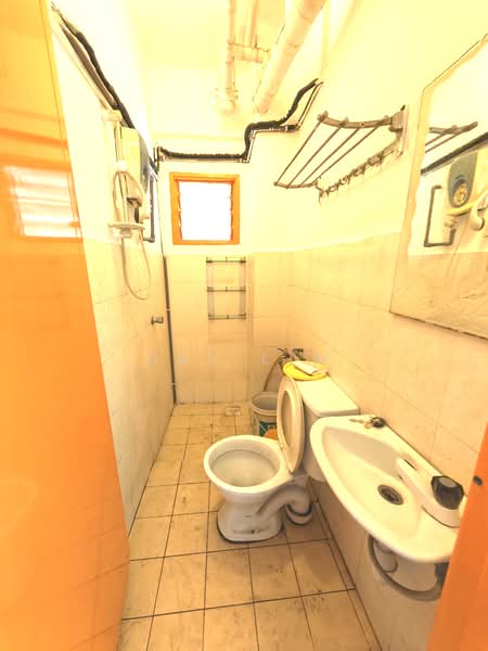Apartment for Rent at Plaza Indah Apartment - Sky Lim - Bathroom - PropertyGuru.com.my