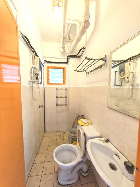 Apartment for Rent at Plaza Indah Apartment - Sky Lim - Bathroom - PropertyGuru.com.my