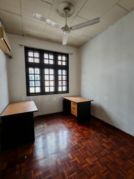 Rumah Berkembar untuk Dijual di Taman Kin Mee (Ipoh) - Selina Wong - Study - PropertyGuru.com.my