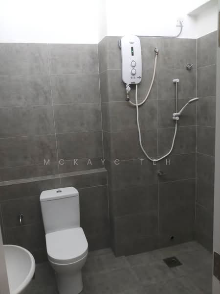2-storey Terraced House for Rent in Cybersouth (Dengkil) - MckayC TEH - Bathroom - PropertyGuru.com.my