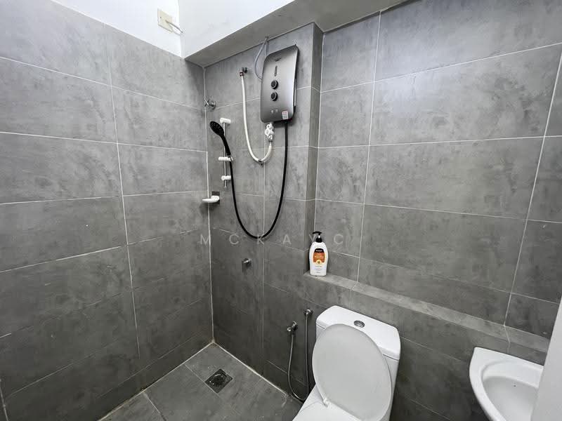 2-storey Terraced House for Rent in Cybersouth (Dengkil) - MckayC TEH - Bathroom - PropertyGuru.com.my