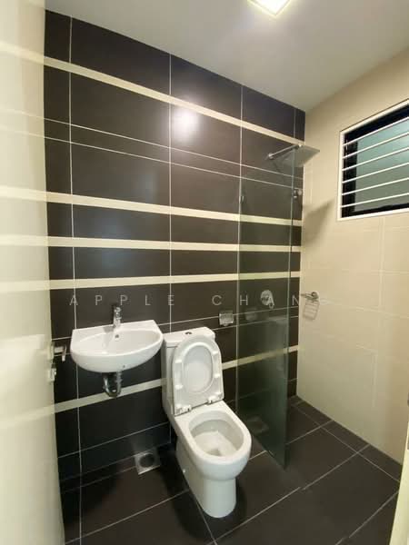 Semi-Detached House for Rent in 16 Sierra (Puchong) - Apple Chang - Bathroom - PropertyGuru.com.my