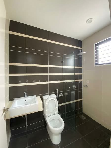 Semi-Detached House for Rent in Puchong (Selangor) - Apple Chang - Bathroom - PropertyGuru.com.my