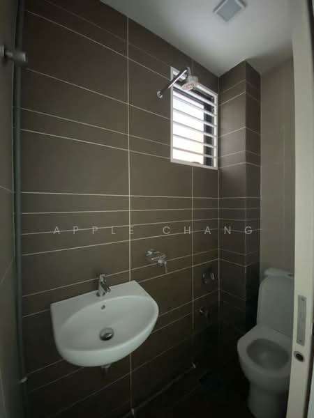 Semi-Detached House for Rent in 16 Sierra (Puchong) - Apple Chang - Bathroom - PropertyGuru.com.my