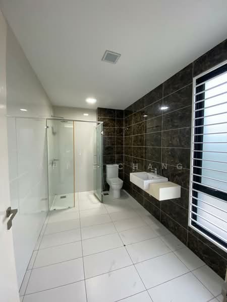 Semi-Detached House for Rent in 16 Sierra (Puchong) - Apple Chang - Bathroom - PropertyGuru.com.my