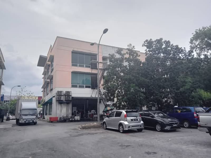 Taman Bukit Serdang untuk Untuk Disewa - RM 5,500 /bulan, Mac 2026 - Exterior - PropertyGuru.com.my