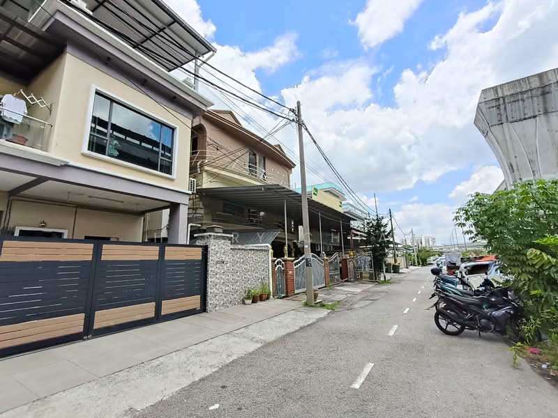 Office for Sale in Kampung Baru Seri Kembangan (Seri Kembangan) - Henry Chia - Exterior - PropertyGuru.com.my