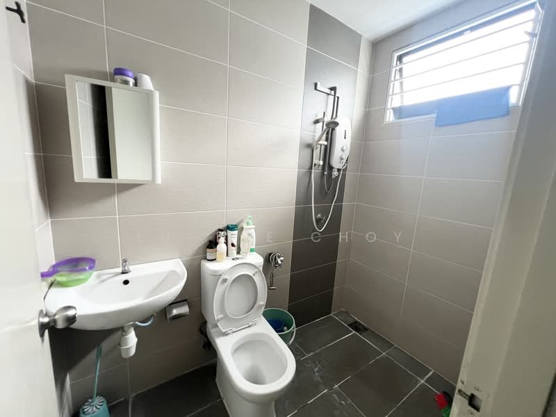 Rumah Teres 2 Tingkat untuk Dijual di Lakeside Residences (Puchong) - Eugene Choy - Bathroom - PropertyGuru.com.my