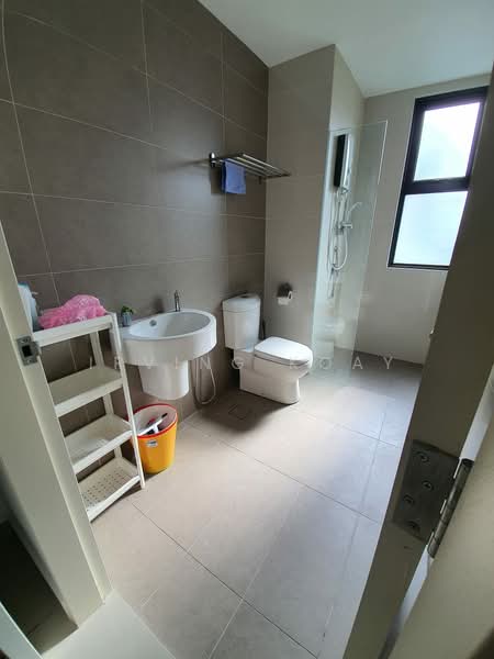 Condominium for Rent at Setia Sky Vista - Irving Koay - Bathroom - PropertyGuru.com.my