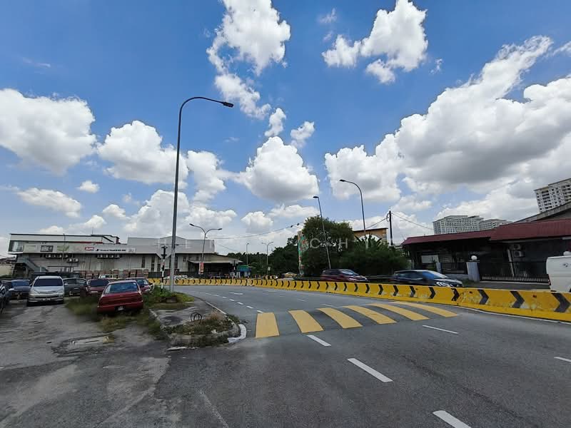 Bungalow for Sale in Kampung Baru Seri Kembangan (Seri Kembangan) - Henry Chia - Exterior - PropertyGuru.com.my
