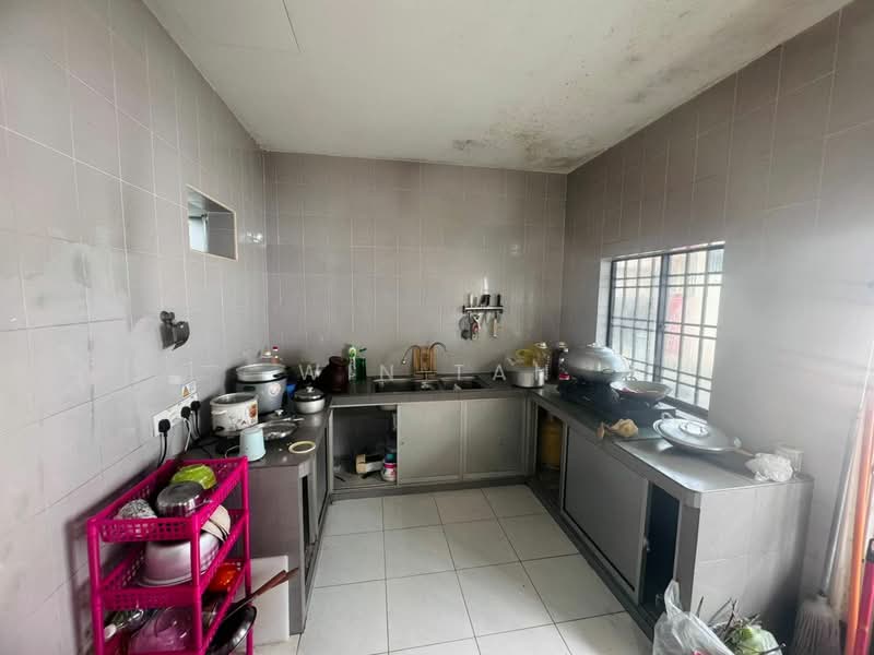 1-storey Terraced House for Sale in Taman Onn Holding (Kulai) - Win Tan - Kitchen - PropertyGuru.com.my