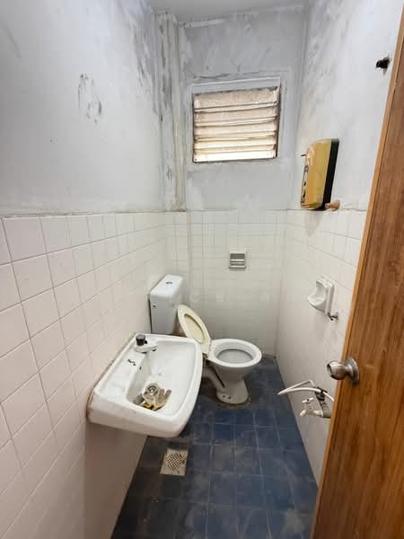 3140sf Corner Lot @ Taman Subang Perdana U3 untuk Untuk Dijual - RM 750,000, Mac 2026 - Bathroom - PropertyGuru.com.my