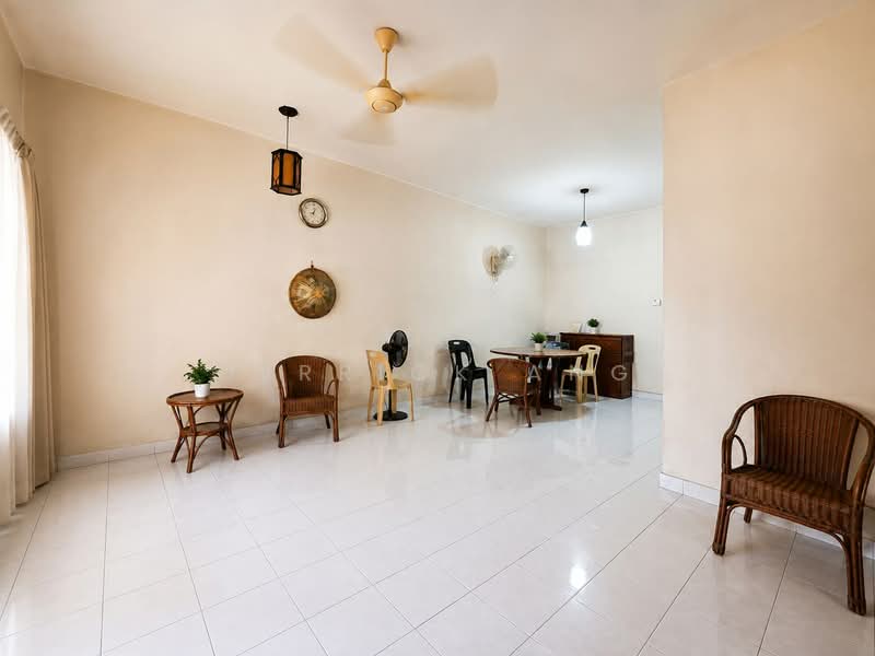 Rumah Teres 2-Tingkat untuk Dijual di Subang Bestari (Shah Alam) - Derrick Ang - Living Room - PropertyGuru.com.my
