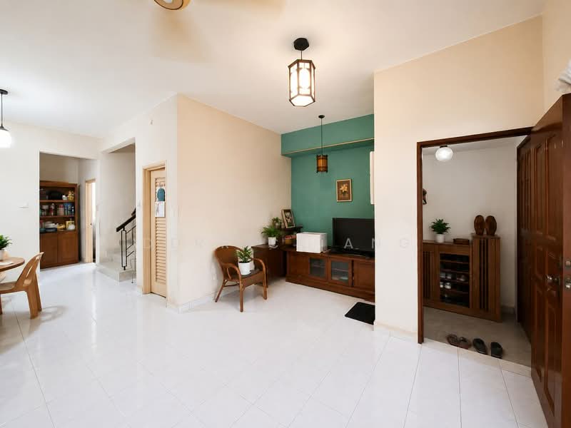 Rumah Teres 2-Tingkat untuk Dijual di Subang Bestari (Shah Alam) - Derrick Ang - Living Room - PropertyGuru.com.my