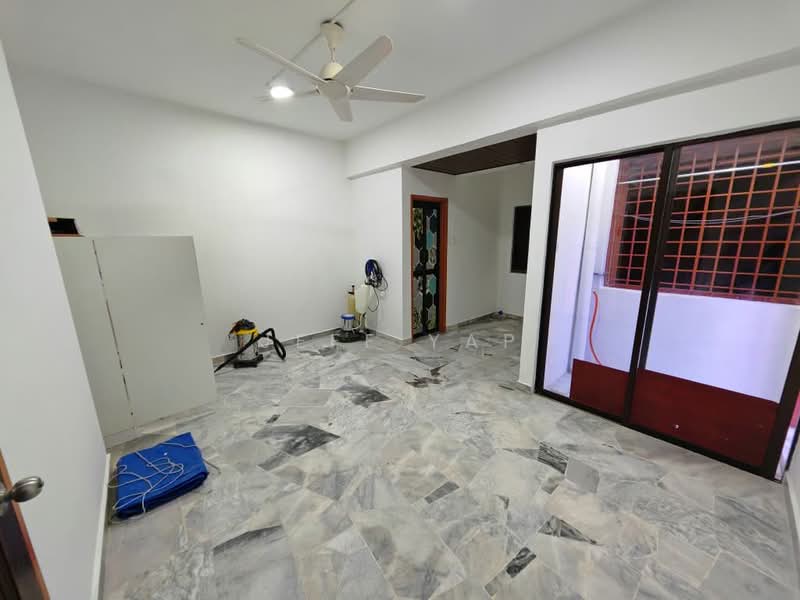 Antara Apartment untuk Untuk Disewa - RM 1,200 /bulan, Mac 2026 - Living Room - PropertyGuru.com.my