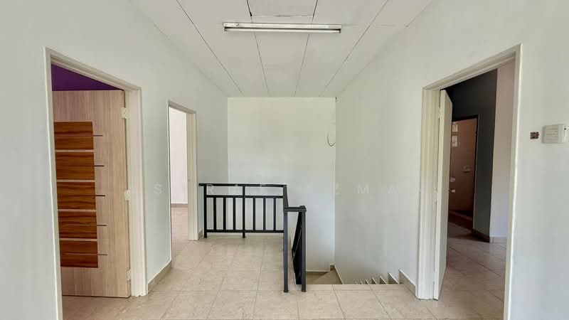 2-storey Terraced House for Sale in Taman Putra Prima (Puchong) - Asyraf Azman - Corridor - PropertyGuru.com.my