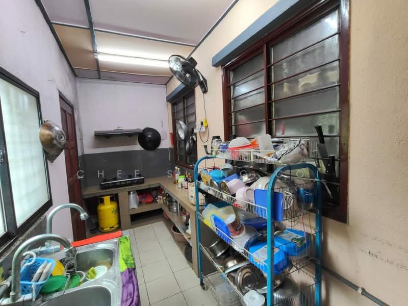 2.5-storey Terraced House for Sale in Rawang Perdana 2 (Rawang) - Chee Siang Goi - Kitchen - PropertyGuru.com.my