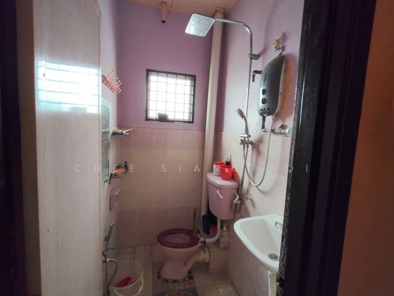2.5-storey Terraced House for Sale in Rawang Perdana 2 (Rawang) - Chee Siang Goi - Bathroom - PropertyGuru.com.my