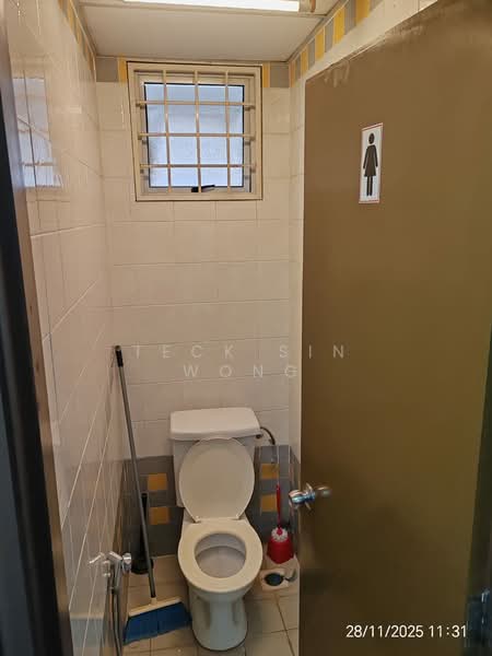 Pejabat untuk Disewa di Petaling Jaya (Selangor) - Teck Sin Wong - Toilet - PropertyGuru.com.my