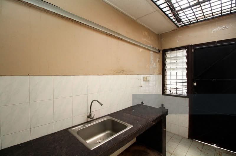 2-storey Terraced House for Sale in SS4 (Petaling Jaya) - Richard Liew - Kitchen - PropertyGuru.com.my