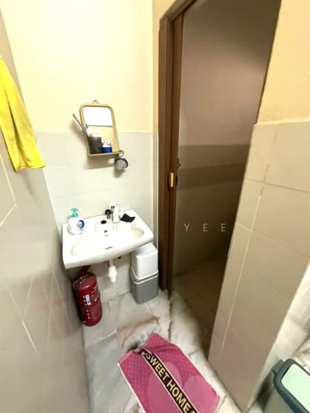 2-storey Terraced House for Sale in Bandar Sungai Long (Selangor) - Terry Yee - Bathroom - PropertyGuru.com.my