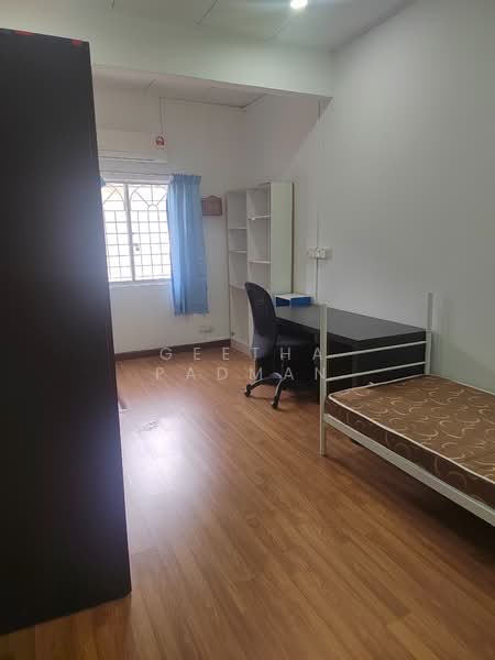 2-storey Terraced House for Sale in Kelana Jaya (Petaling Jaya) - Geetha Padman - Bedroom - PropertyGuru.com.my