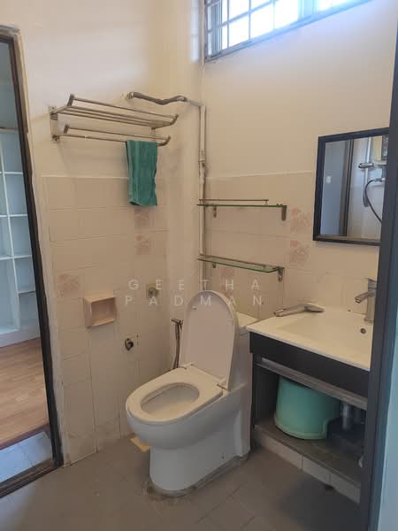 2-storey Terraced House for Sale in Kelana Jaya (Petaling Jaya) - Geetha Padman - Bathroom - PropertyGuru.com.my