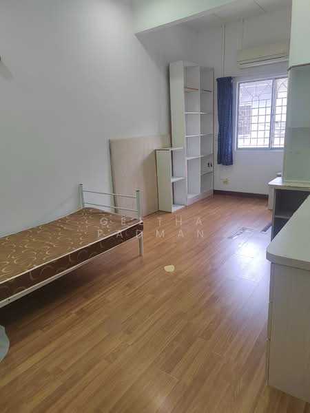 2-storey Terraced House for Sale in Kelana Jaya (Petaling Jaya) - Geetha Padman - Bedroom - PropertyGuru.com.my