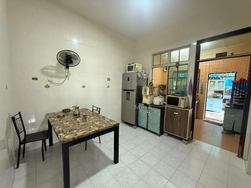 Taman Pelangi Indah untuk Untuk Dijual - RM 1,180,000, Mac 2026 - Kitchen - PropertyGuru.com.my