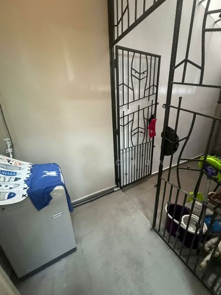 2.5-storey Terraced House for Rent in Taman Sutera (Johor Bahru) - Even Chun - Entrance - PropertyGuru.com.my
