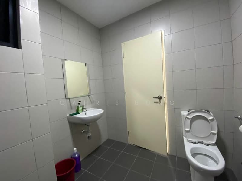 Service Residence for Sale at Meridin Suites @ The Meridin - Cahrie Bong - Bathroom - PropertyGuru.com.my