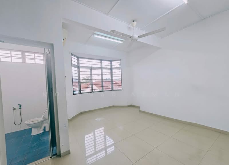 2-storey Terraced House for Rent in Bandar Rinching Seksyen 2 (Semenyih) - Mohamad Azman - Bathroom - PropertyGuru.com.my