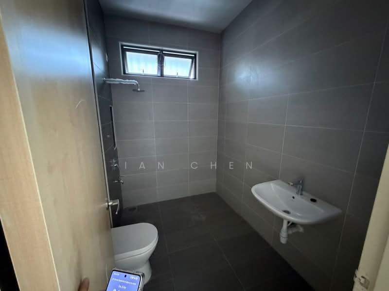 Taman Mount Austin untuk Untuk Dijual - RM 1,350,000, Mac 2026 - Bathroom - PropertyGuru.com.my