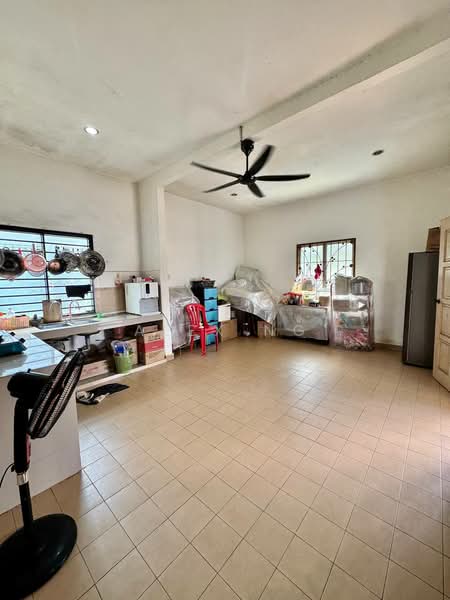 Rumah Teres untuk Dijual di Taman Mutiara Rini (Skudai) - Alex Ng - Kitchen - PropertyGuru.com.my