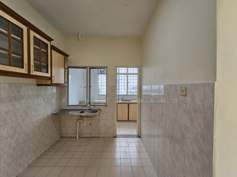 Apartment for Sale at Suria Kipark Damansara - Kenneth Wang - Kitchen - PropertyGuru.com.my