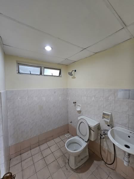 Apartment for Sale at Suria Kipark Damansara - Kenneth Wang - Bathroom - PropertyGuru.com.my