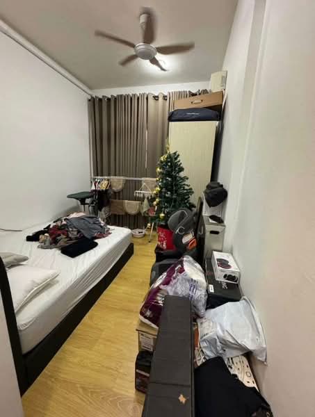 Kondominium untuk Dijual di Royal Strand @ Country Garden Danga Bay - Tok CJ - Bedroom - PropertyGuru.com.my