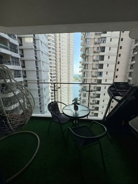 Kondominium untuk Dijual di Royal Strand @ Country Garden Danga Bay - Tok CJ - Balcony - PropertyGuru.com.my