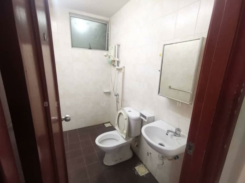 E-Tiara untuk Untuk Disewa - RM 1,899 /bulan, Apr 2026 - Bathroom - PropertyGuru.com.my