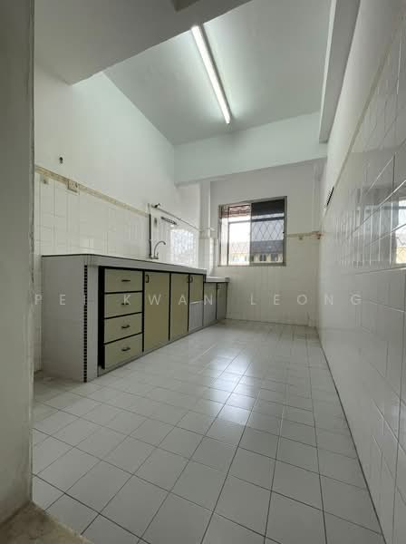Pangsapuri untuk Dijual di Dahlia Apartment - Pei Kwan Leong - Kitchen - PropertyGuru.com.my