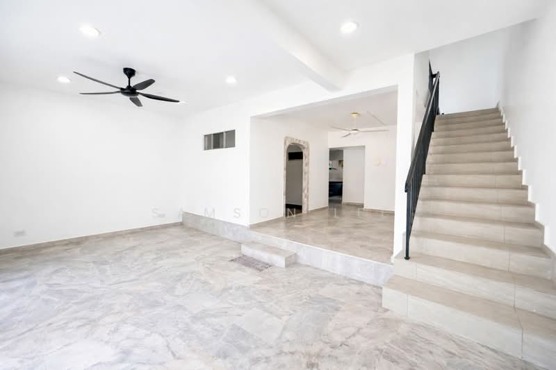 2.5-storey Terraced House for Sale in Rawang (Selangor) - Samson Lee - Living Room - PropertyGuru.com.my