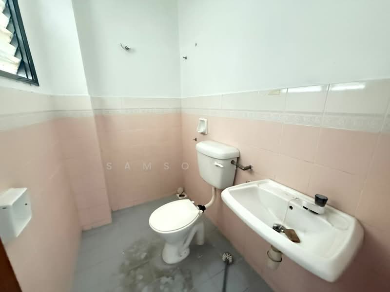 2.5-storey Terraced House for Sale in Rawang (Selangor) - Samson Lee - Bathroom - PropertyGuru.com.my