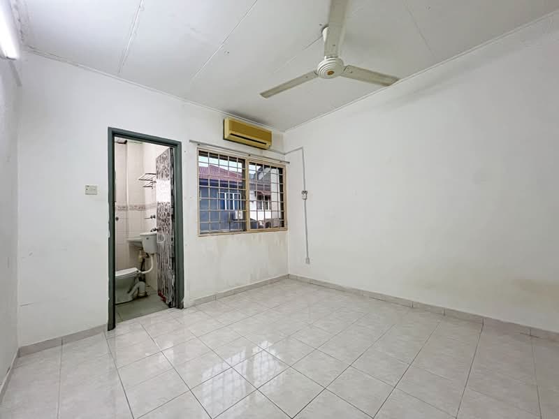 2-storey Terraced House for Sale in Taman Seri Taming (Cheras) - Denver Sin - Bathroom - PropertyGuru.com.my