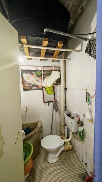 Taman Jinjang Baru Kos Sederhana Apartment untuk Untuk Dijual - RM 180,000, Mac 2026 - Bathroom - PropertyGuru.com.my