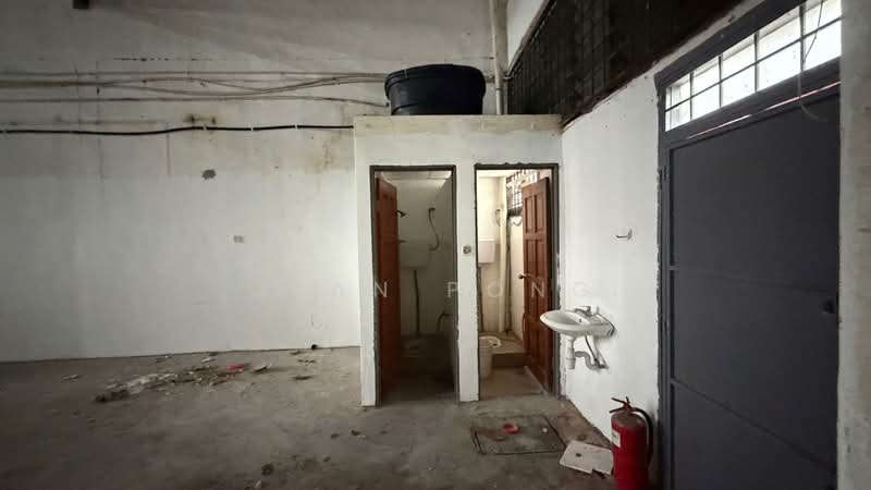 Factory for Rent in Kawasan Perusahaan Taman Ehsan (Kepong) - Jean Pong - Bathroom - PropertyGuru.com.my