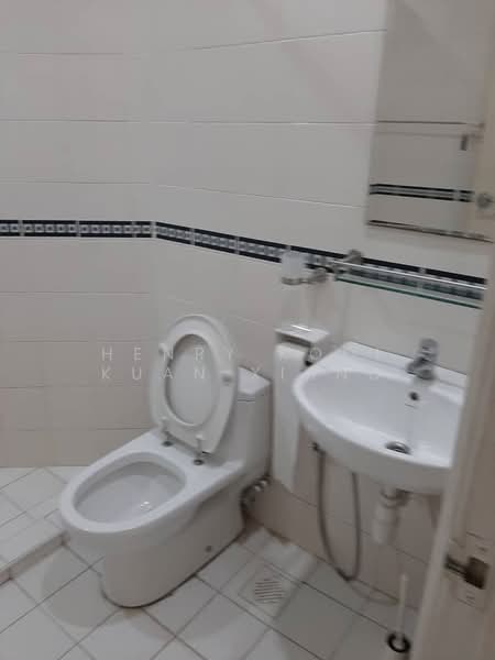 Service Residence for Rent at Windsor Tower - Henry Kooi Kuan Xiang - Bathroom - PropertyGuru.com.my