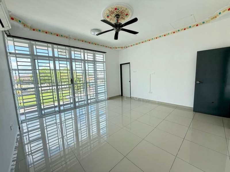 Taman Mutiara Rini untuk Untuk Dijual - RM 1,150,000, Apr 2026 - Living Room - PropertyGuru.com.my