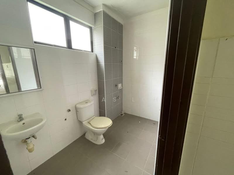 Kota Bayuemas untuk Untuk Dijual - RM 650,000, Apr 2026 - Bathroom - PropertyGuru.com.my