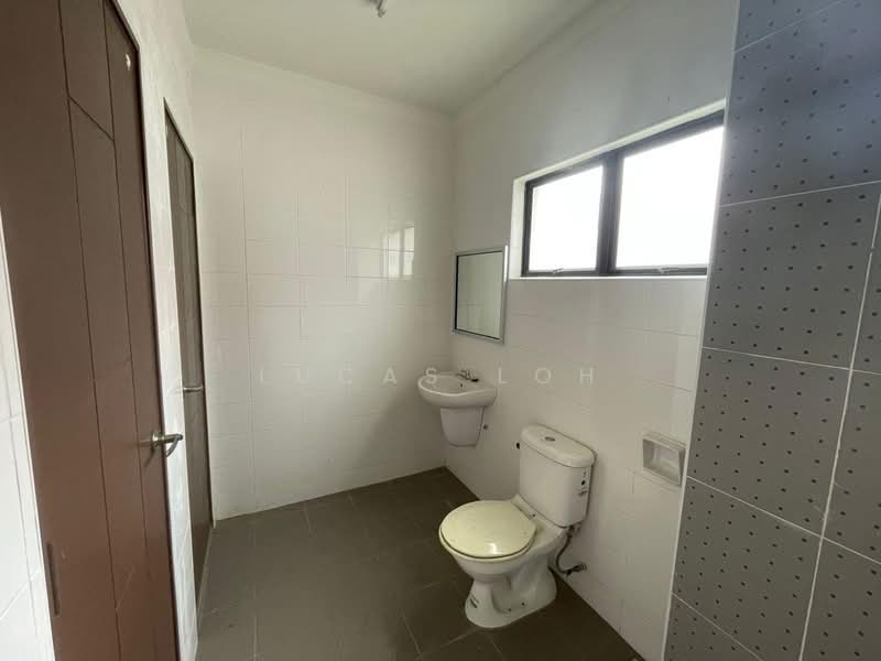 Kota Bayuemas untuk Untuk Dijual - RM 650,000, Apr 2026 - Bathroom - PropertyGuru.com.my