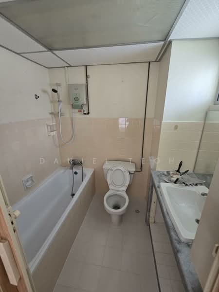 Condominium for Rent at The Reef Condominium - Daniel Teoh - Bathroom - PropertyGuru.com.my